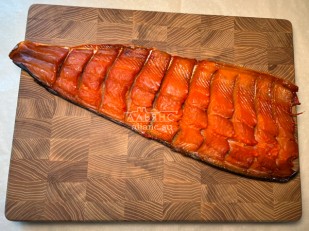 Рыбные снеки: Горбуша боковина х/к (юкола)