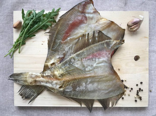 Арахис со вкусом барбекю: Камбала ёрш (Мурманская) вяленая