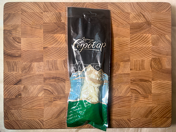 Сыр 100 гр ГОРНЫЙ СЫРОВАР (Косичка с укропом и чесноком) в Магнитогорске