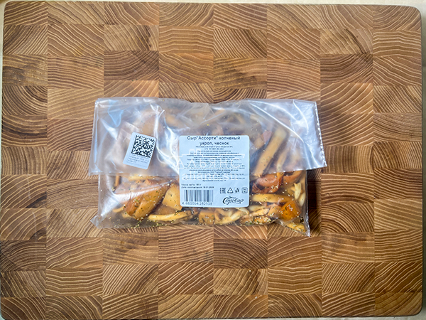 Сыр 150 гр ГОРНЫЙ СЫРОВАР (Ассорти копчёный с укропом и чесноком) в Магнитогорске