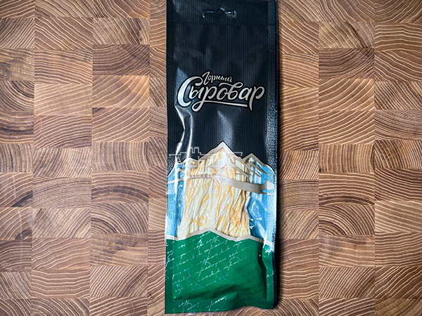 Сыр 60 гр ГОРНЫЙ СЫРОВАР (Паутинка копчёная) в Магнитогорске