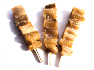 Мясные снеки: Шашлычок из сома холодного копчения